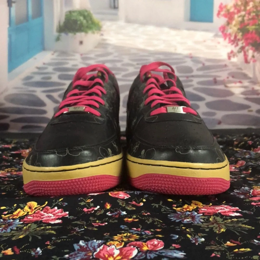 NWOB Nike Air Force 1 Premium Low Black Floral Pink - Picture 8 of 13